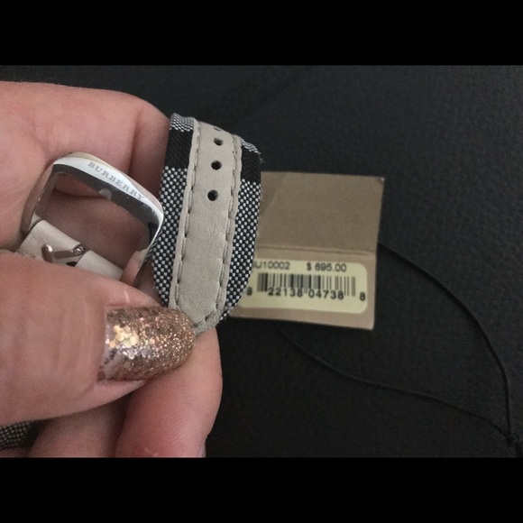 Authentic Burberry Watch - Picture 4 of 8